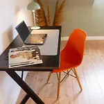 아파트 Have-a-nice-stay - U-bahn Nach Hamburg 150m- Baecker & Restaurants 200m - Lidl 800m - Zentrum 1,5km 아렌스부르크