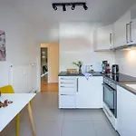 Have-a-nice-stay - U-bahn Nach Hamburg 150m- Baecker & Restaurants 200m - Lidl 800m - Zentrum 1,5km