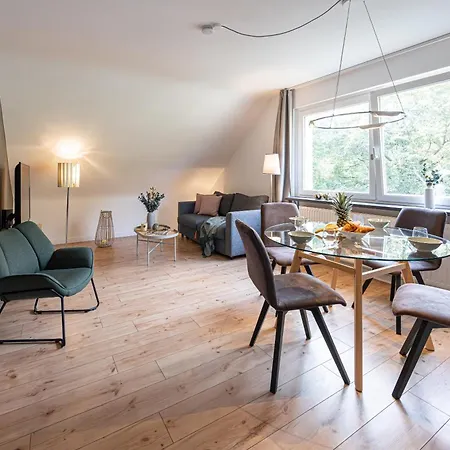 Have-a-nice-stay - U-bahn Nach Hamburg 150m- Baecker & Restaurants 200m - Lidl 800m - Zentrum 1,5km Apartment