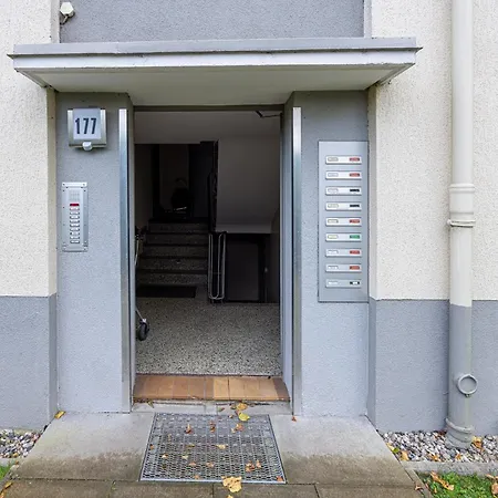 Have-a-nice-stay - U-bahn Nach Hamburg 150m- Baecker & Restaurants 200m - Lidl 800m - Zentrum 1,5km Apartment Ahrensburg