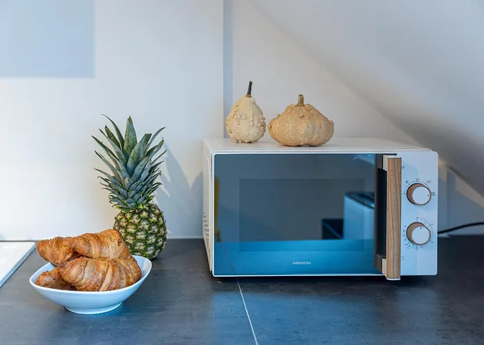 Have-a-nice-stay - U-bahn Nach Hamburg 150m- Baecker & Restaurants 200m - Lidl 800m - Zentrum 1,5km Apartamento *